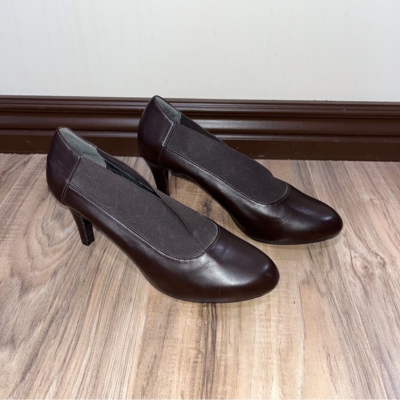 Soft Style Heels - Picture 2 of 8